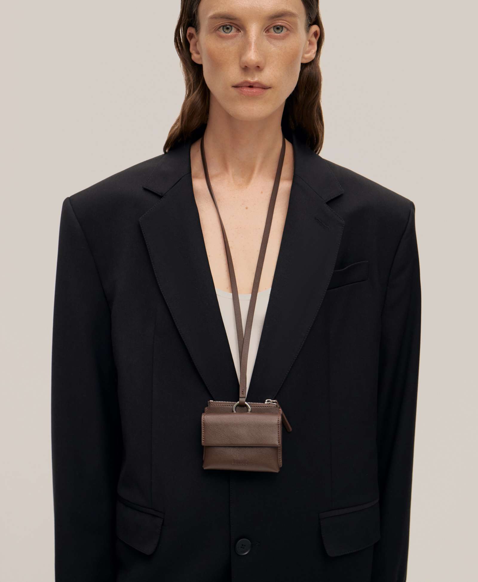 Мини-портмоне на длинном шнуре. Вид 1